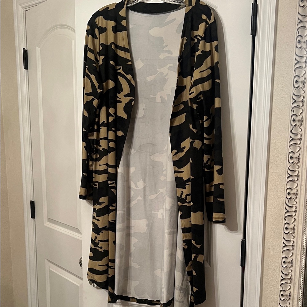 Camo light knee length shrug